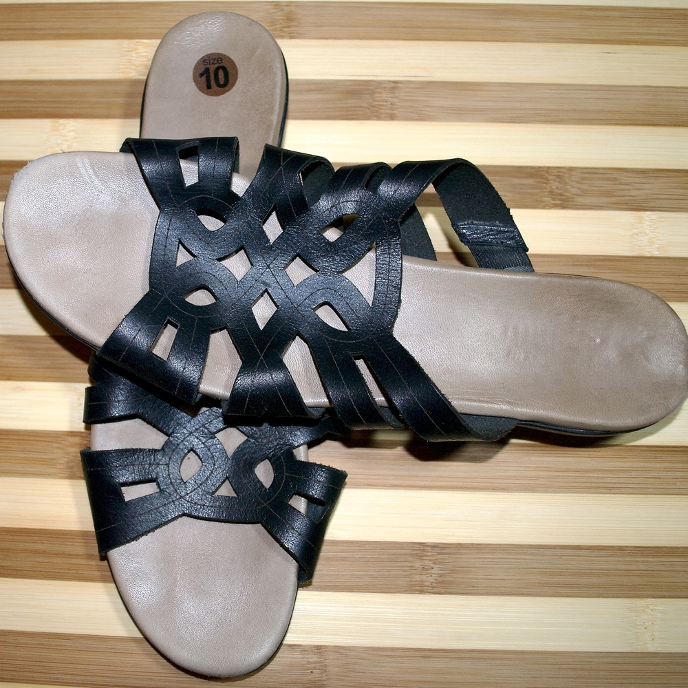 Munro American Womens 10 Black Leather Strappy Wedge Sandals Comfort USA Made